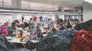 Keunggulan dan Kelemahan Vendor Nasional