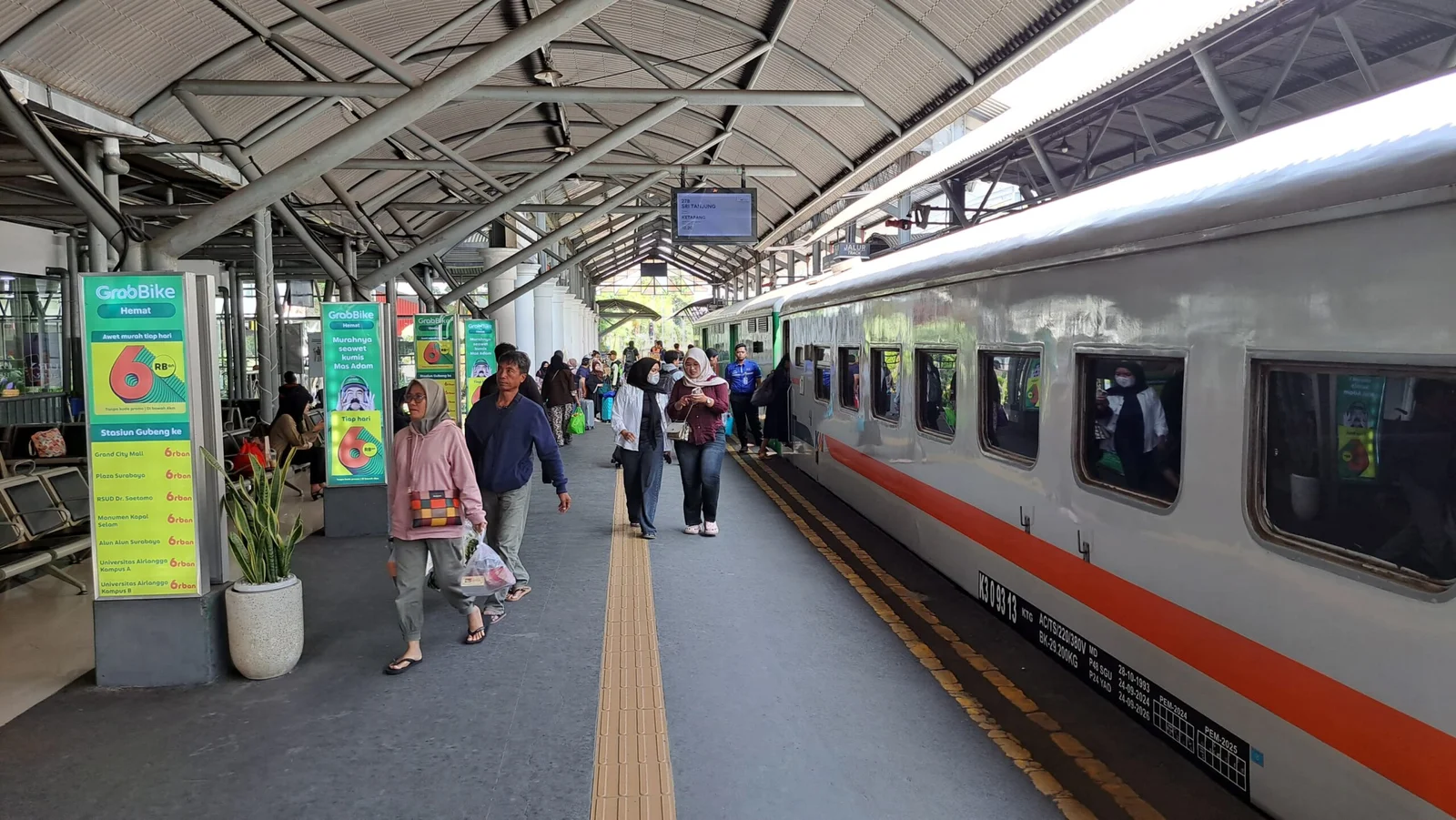 Penumpang Kereta Naik Saat Libur Kemerdekaan